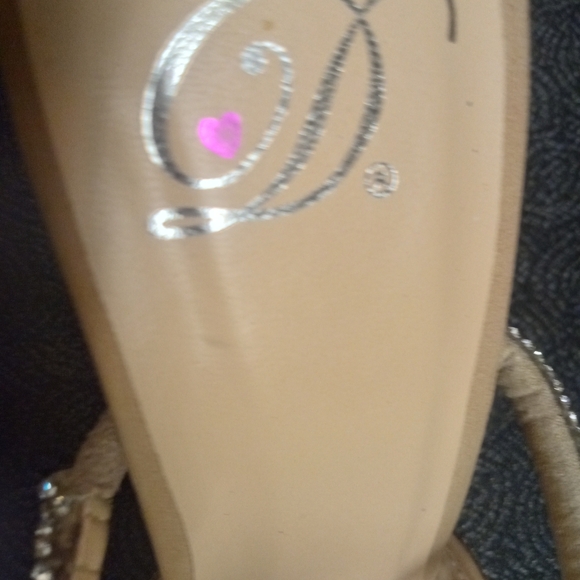 Elegant Beige Women's Heels with Rhinestone Straps Size 6 - Picture 7 of 9
